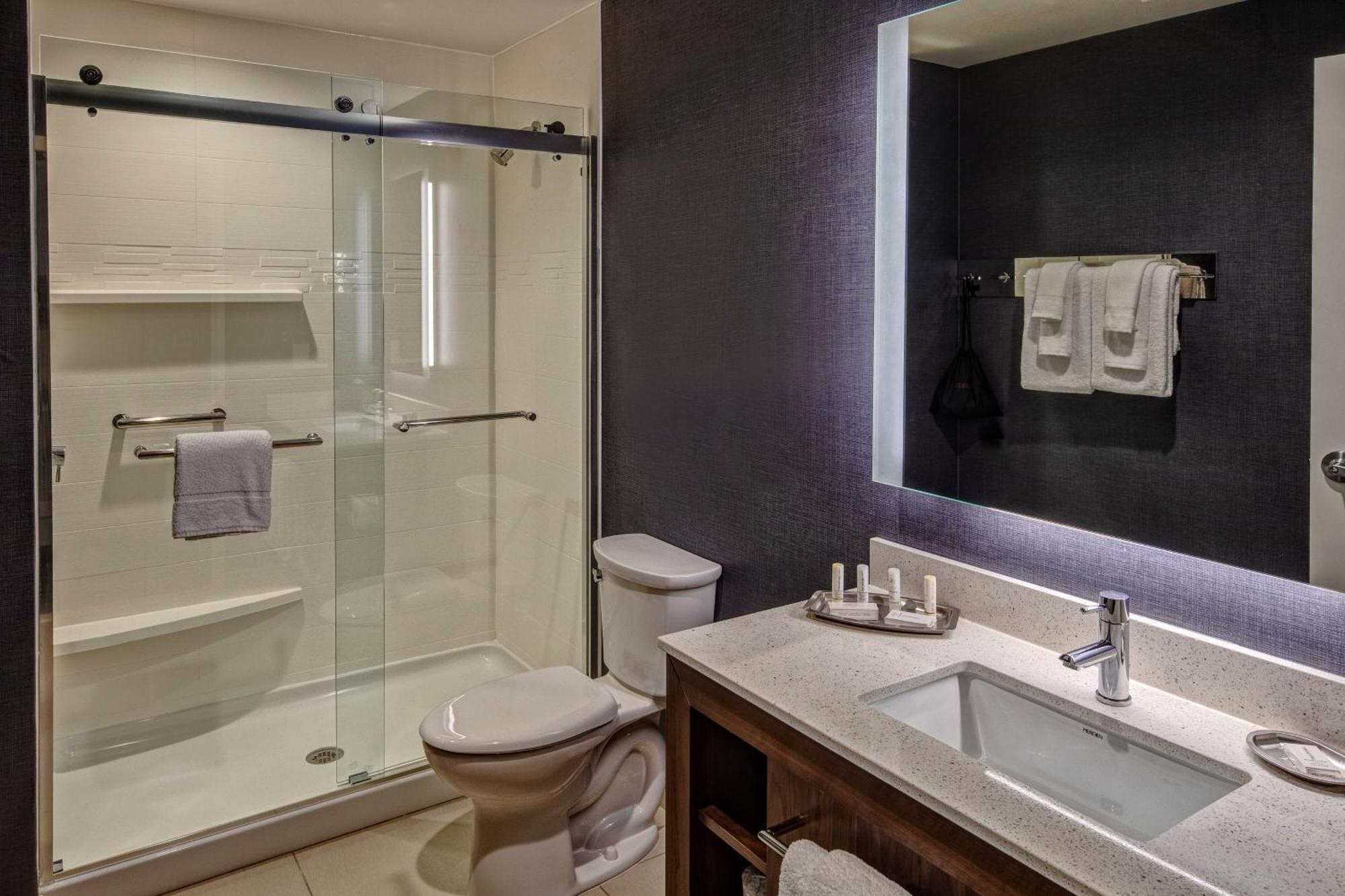 By Marriott Hills 3*